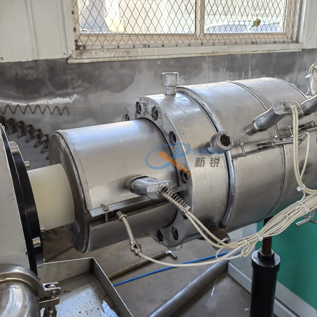 Línea de producción automática de tubos de plástico de PVC de 16-110 mm, tubería de agua de CPVC UPVC, dimensión personalizada