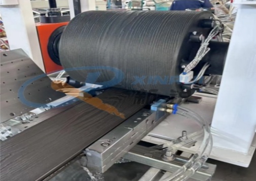 La guía definitiva para seleccionar la mejor máquina extrusora de WPC para terrazas compuestas