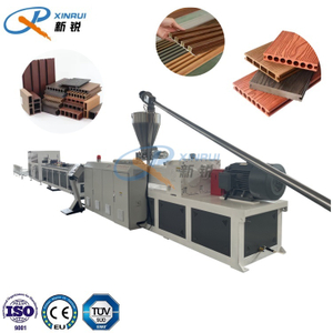  WPC PE DUST PISHING Machine Automático del perfil de panel de pared de la rejilla WPC WPC Línea de producción