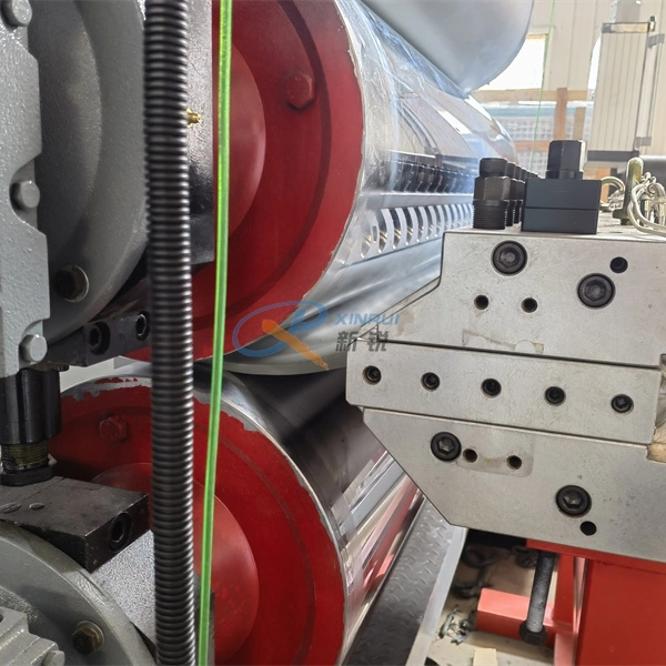 Línea de producción de tejas de protección de cables de PE