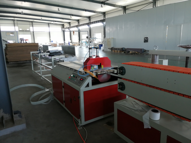 Línea de producción de perfil de pantalla de lámpara de PC