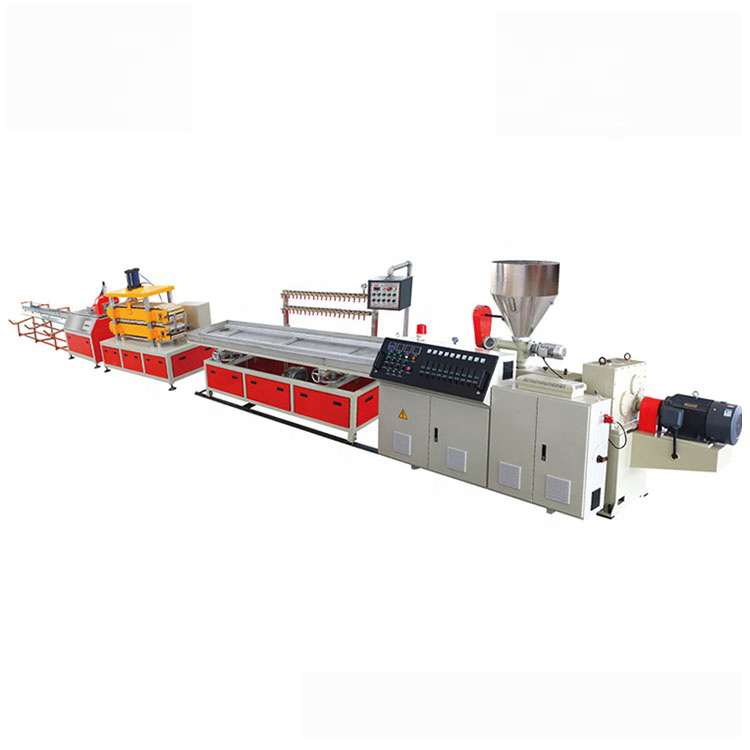 Máquina de extrusión de paneles de techo y paneles de pared de PVC para producción de materiales de decoración